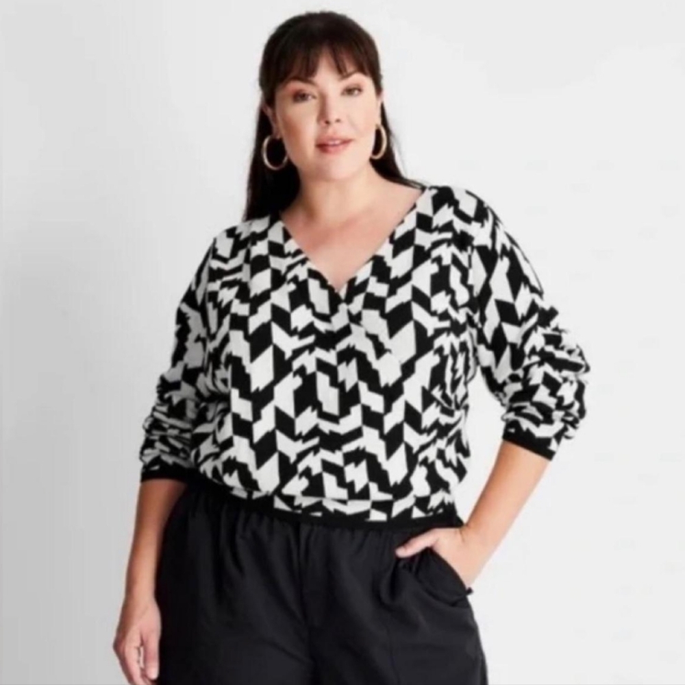 Future Collective Kahlana Barfield Brown Geometric Surplice Sweater Size 2X